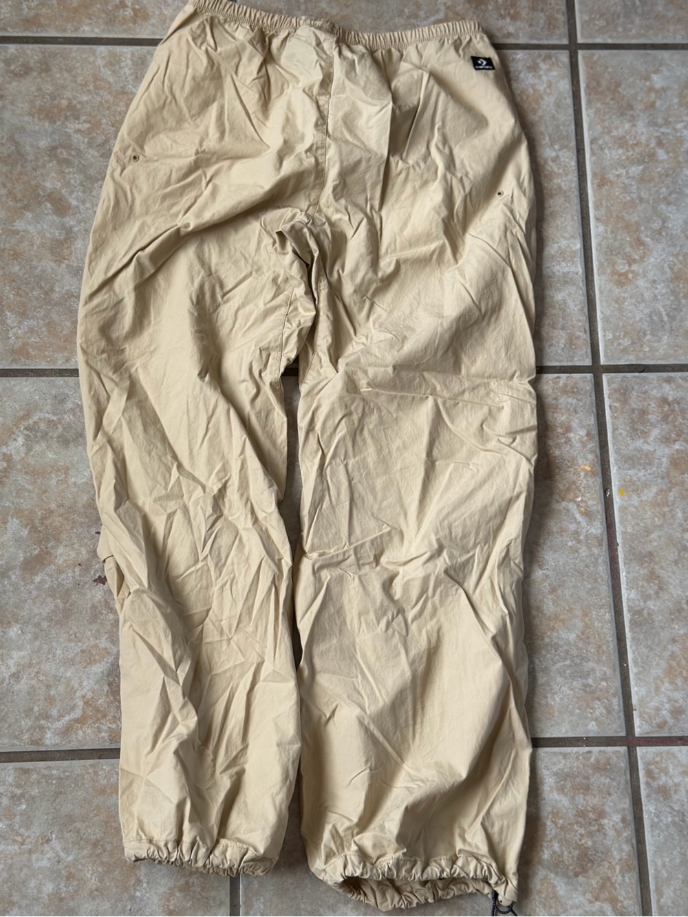 Converse Men’s Khaki Tan Woven Parachute Pants Cargo Joggers Drawstring Size S - Picture 2 of 3